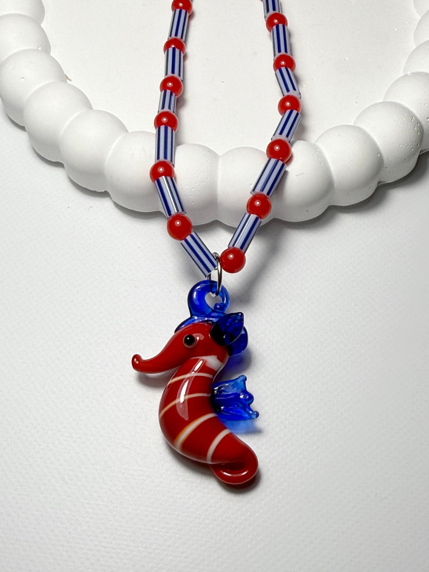Collar caballito de vidrio