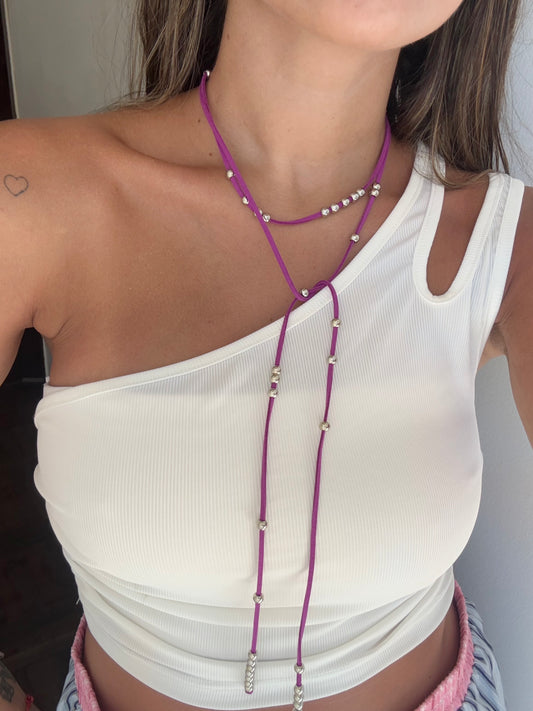 Collar tiento violetas bolitas
