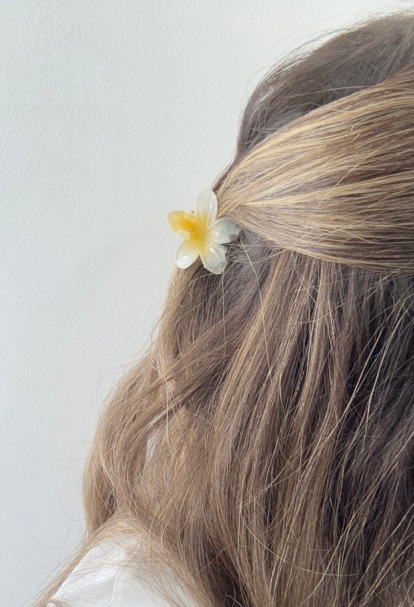 Mini pinza hawai blanca