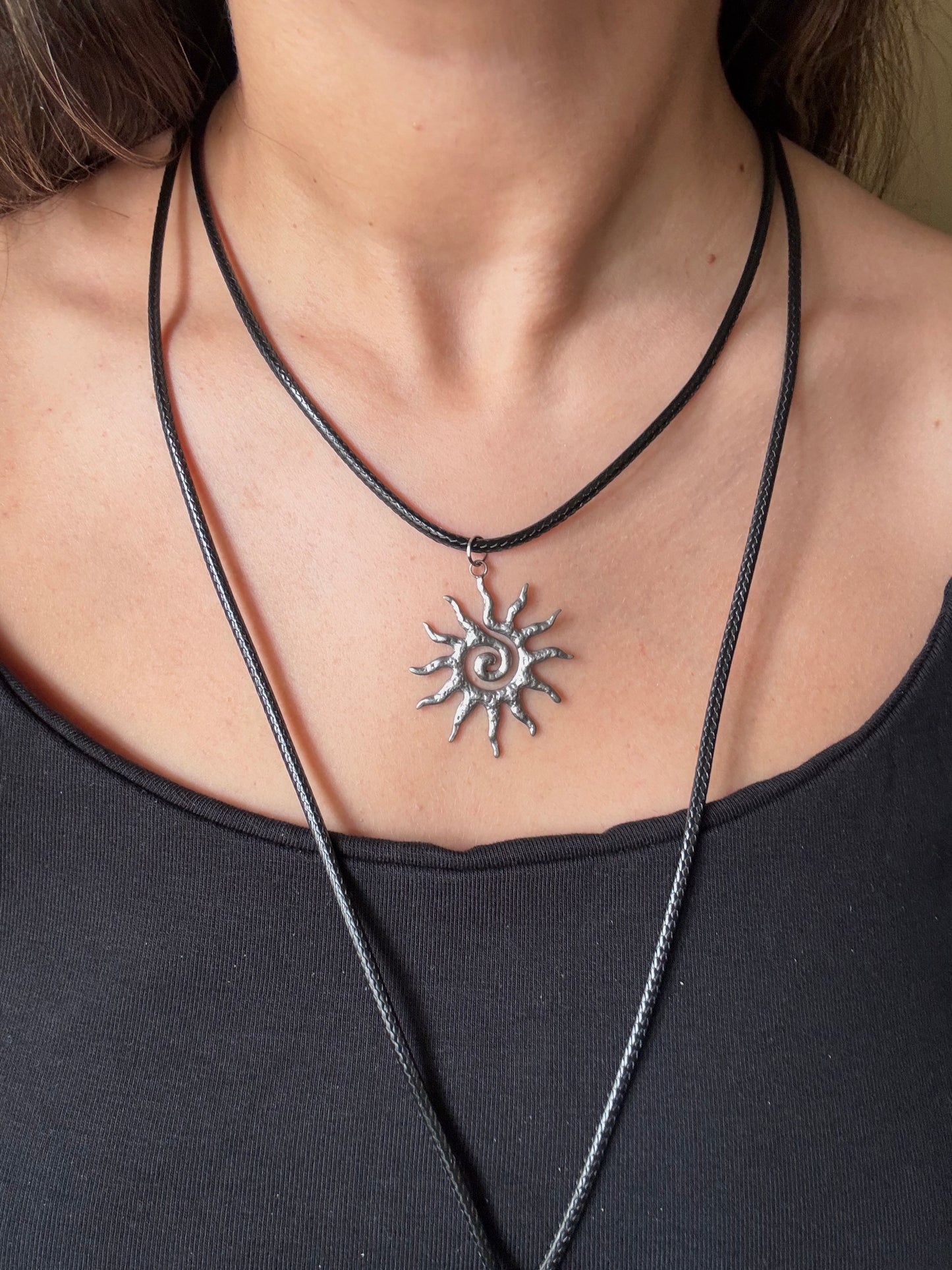 Collar sol acero