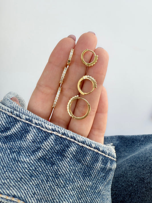 Aritos strass enchapados en oro (precio por par)
