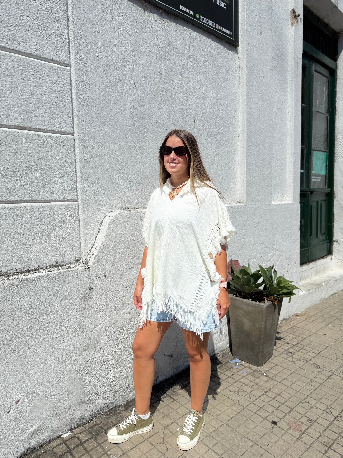 Poncho en color blanco