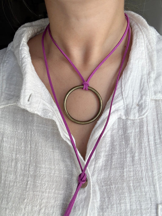 Collar tiento violeta dije círculo