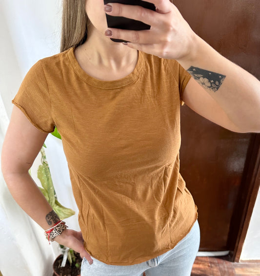 Remera color ocre talle S - sin uso