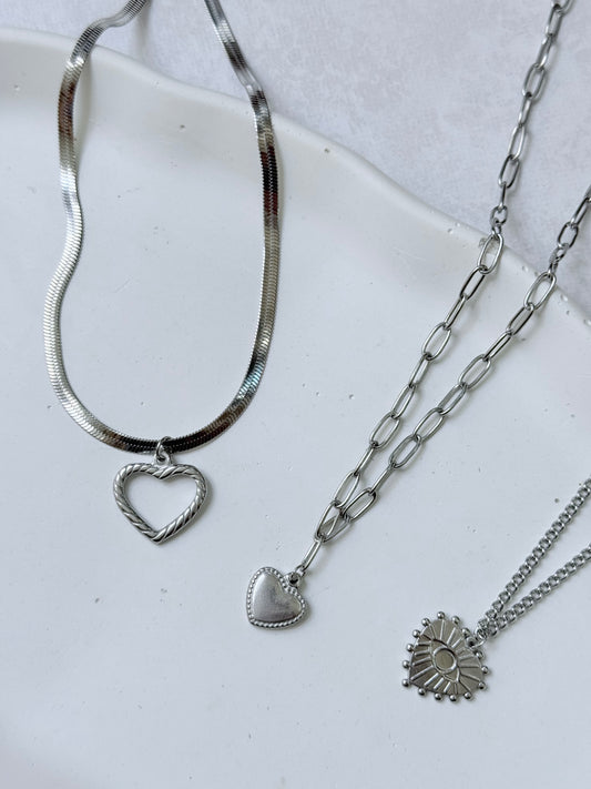 Collares corazón acero