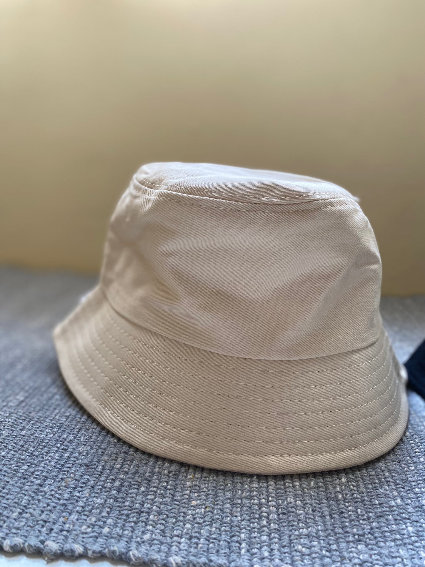 BUCKET BEIGE